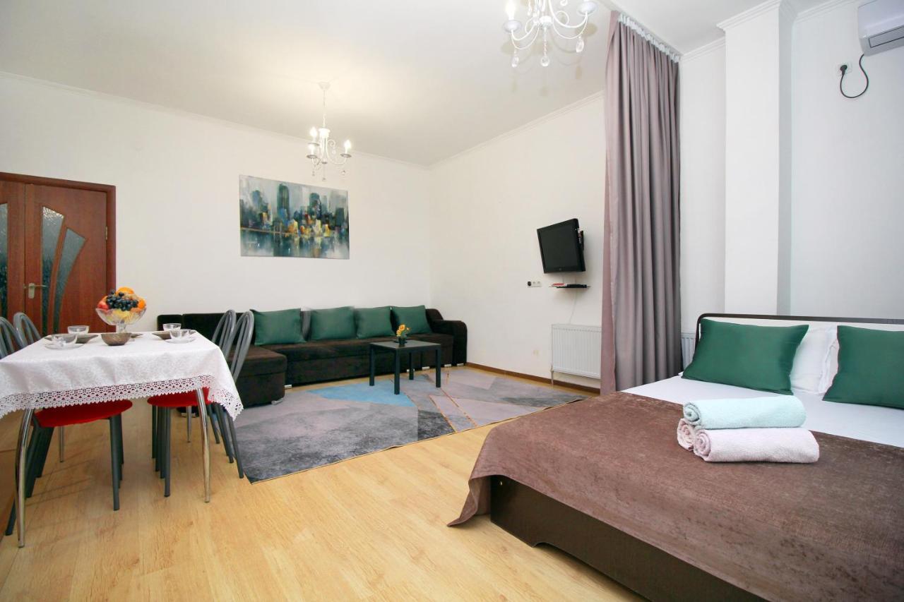Уютные И Комфортные Квартиры В Жк Манхэттен Appartement Alma-Ata Buitenkant foto